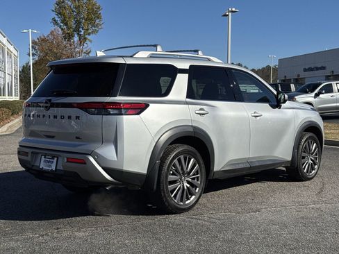 Used 2024 Nissan Pathfinder SL w/ SL Premium Package image 10