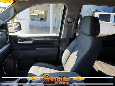 Used 2023 Chevrolet Silverado 1500 LT AWD/4WD image 16