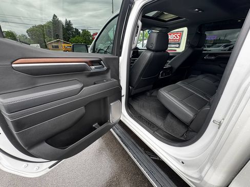 Used 2024 GMC Sierra 1500 Denali w/ Denali Reserve Package AWD/4WD image 38