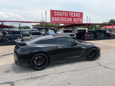 Used 2010 Nissan GT-R Premium AWD/4WD image 16