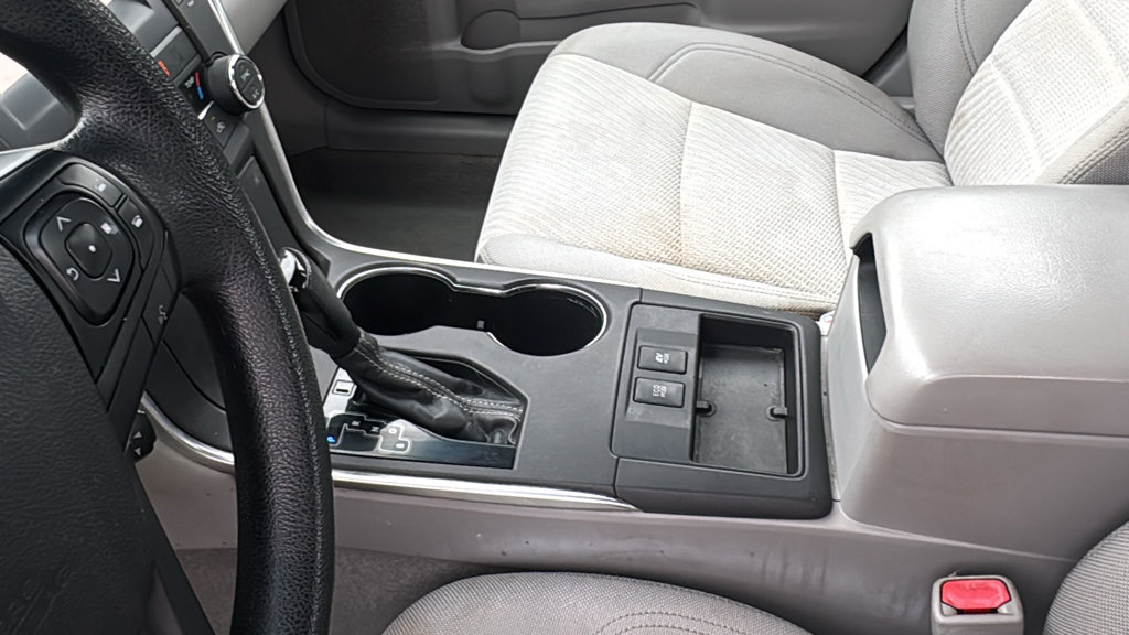 Used 2016 Toyota Camry LE FWD image 22
