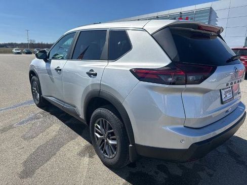 Certified 2025 Nissan Rogue S AWD/4WD image 5