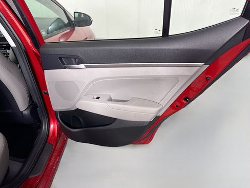 Used 2020 Hyundai Elantra SEL FWD image 27