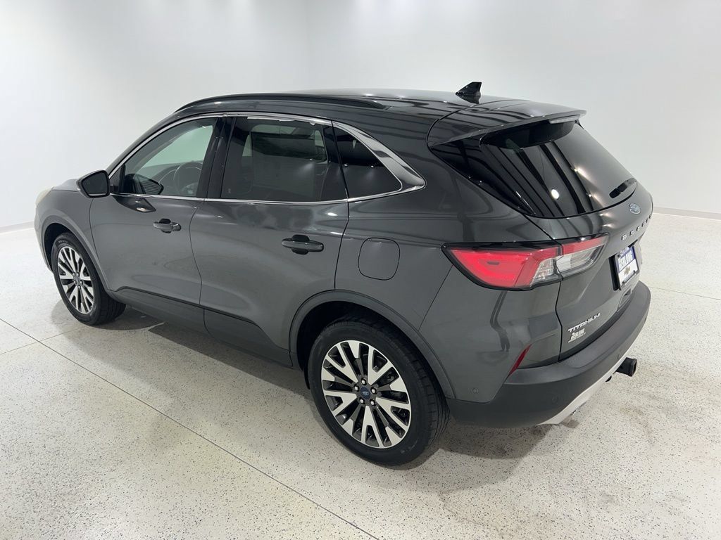 Used 2020 Ford Escape Titanium AWD/4WD image 3