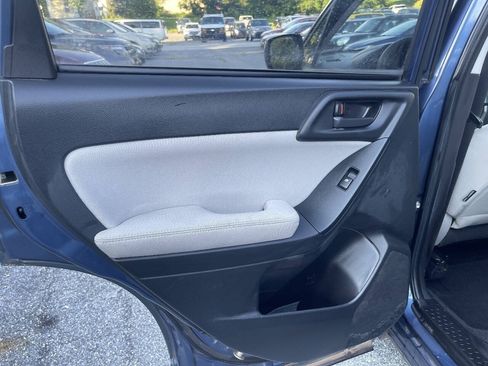 Used 2014 Subaru Forester 2.5i Premium w/ All-Weather Package AWD/4WD image 21