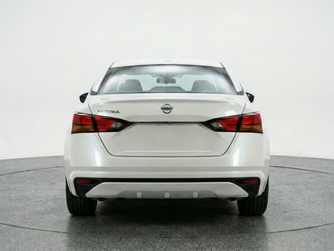Used 2025 Nissan Altima 2.5 SV image 7