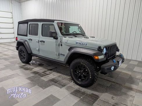 Used 2023 Jeep Wrangler Unlimited w/ Cold Weather Group image 5