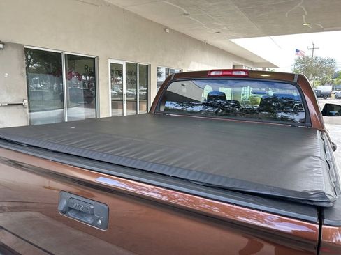 Used 2017 Toyota Tundra SR5 image 32