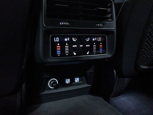 Used 2019 Audi Q8 Prestige w/ Towing Package image 22