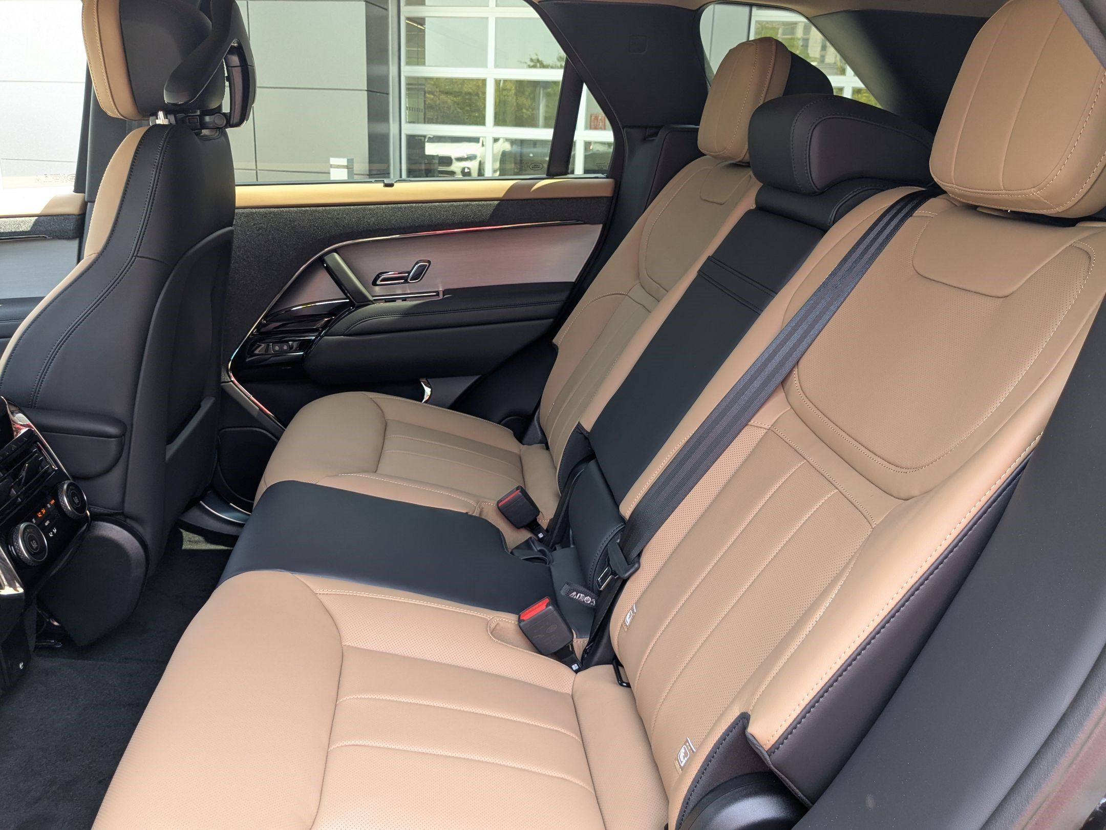 New 2026 Land Rover Range Rover Sport Dynamic SE AWD/4WD image 28
