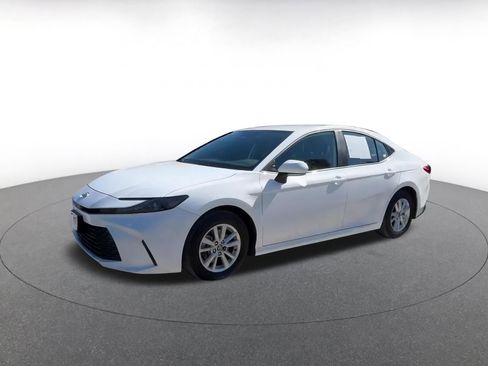 Used 2025 Toyota Camry LE image 8