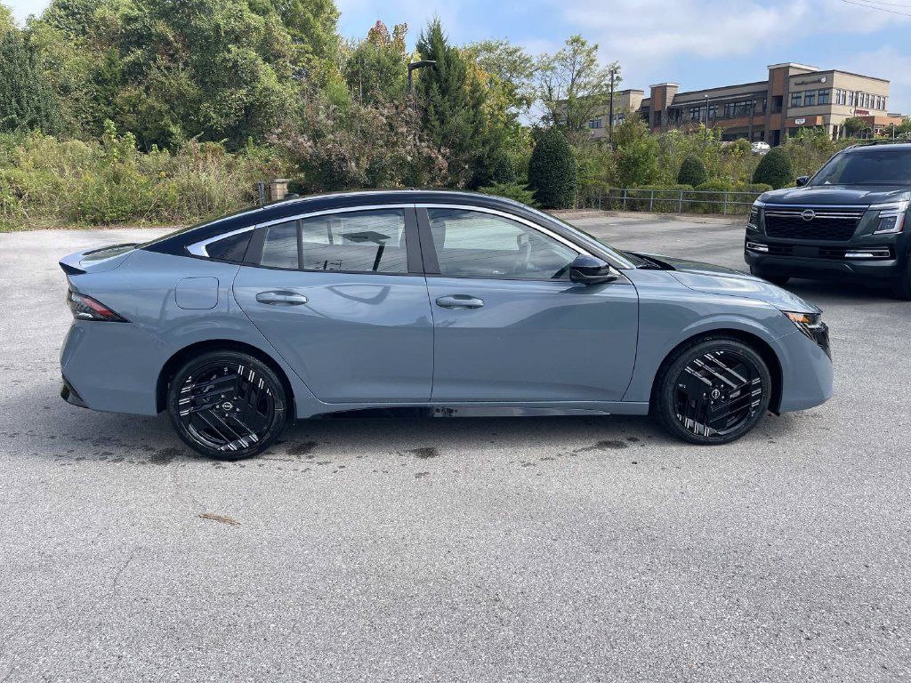 New 2027 Nissan Sentra SR w/ SR Premium Package FWD image 2