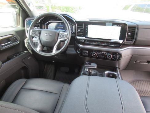 Used 2025 Chevrolet Silverado 1500 LT Trail Boss w/ Convenience Package II image 13