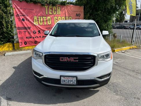 Used 2017 GMC Acadia SLE image 2