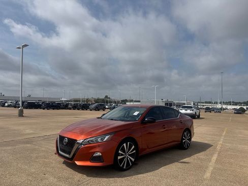 Certified 2022 Nissan Altima 2.5 SR FWD image 9