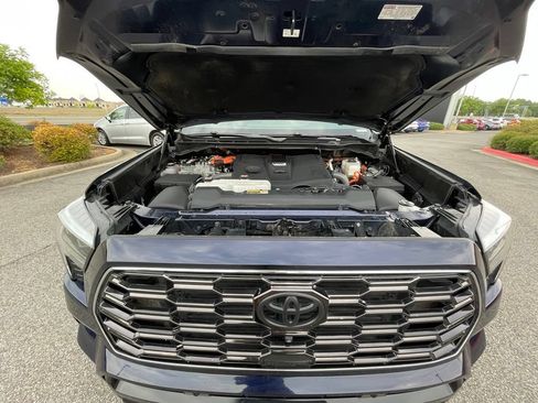 Used 2024 Toyota Sequoia Platinum AWD/4WD image 34