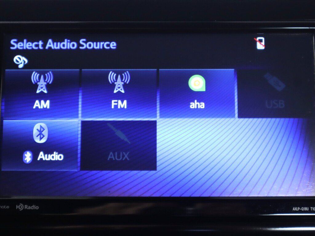 Used 2018 Toyota C-HR XLE FWD image 19
