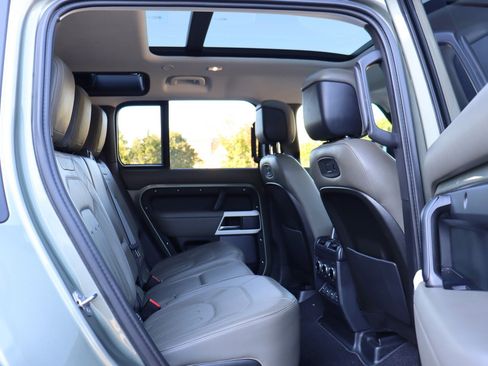 Used 2020 Land Rover Defender 110 HSE image 17