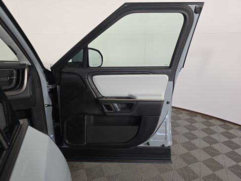 Used 2023 Rivian R1S Launch Edition AWD/4WD image 18