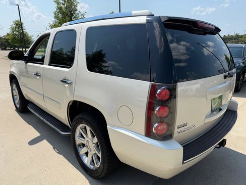 Used 2009 GMC Yukon Denali RWD image 5