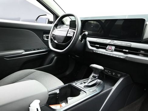 Used 2025 Kia K4 FWD image 14