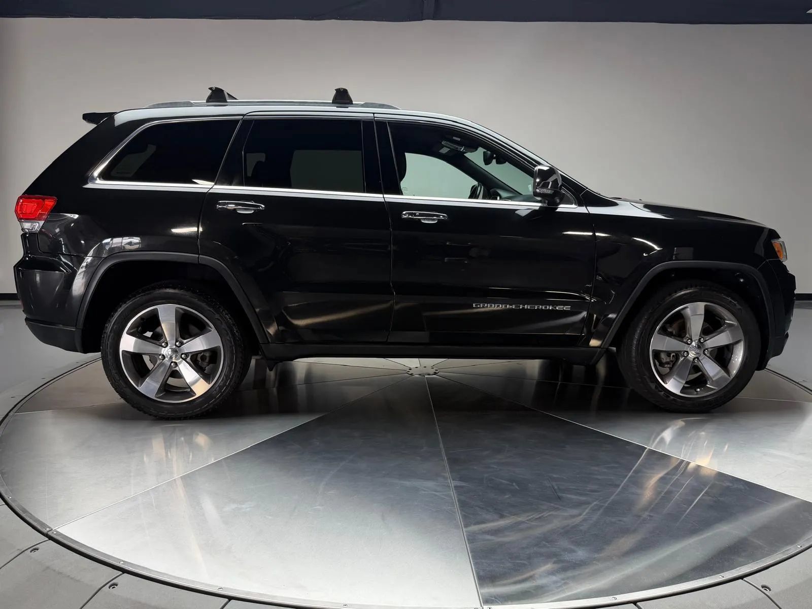 Used 2014 Jeep Grand Cherokee Limited RWD image 6