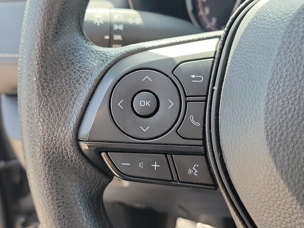 Used 2025 Toyota RAV4 LE AWD/4WD image 24