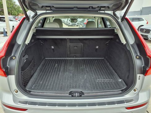 Certified 2023 Volvo XC60 B5 Ultimate w/ Protection Package Premier AWD/4WD image 18