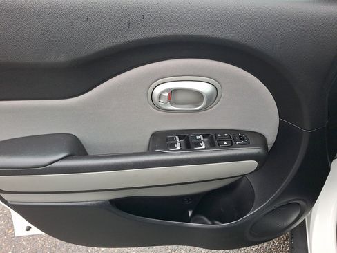 Used 2018 Kia Soul Base w/ Convenience Package image 22