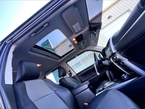Used 2022 Toyota 4Runner SR5 Premium w/ Moonroof Package image 22