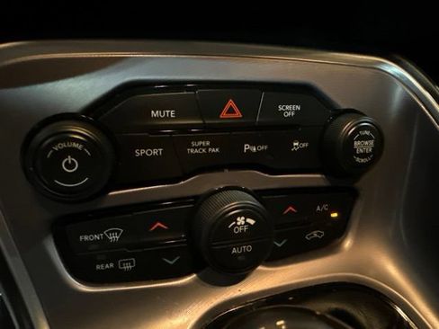Used 2020 Dodge Challenger R/T RWD image 15