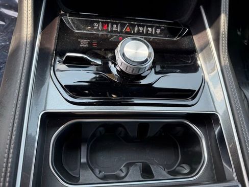 Used 2024 Jeep Wagoneer Base w/ Convenience Group I image 22