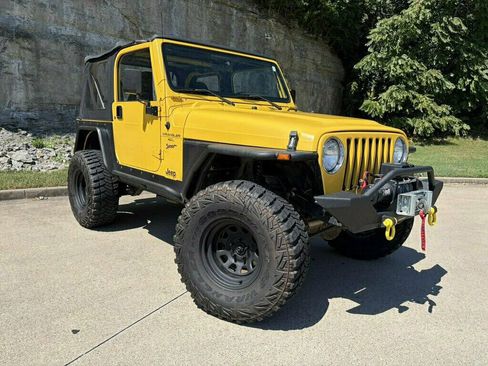 Used 2000 Jeep Wrangler Sport AWD/4WD image 1