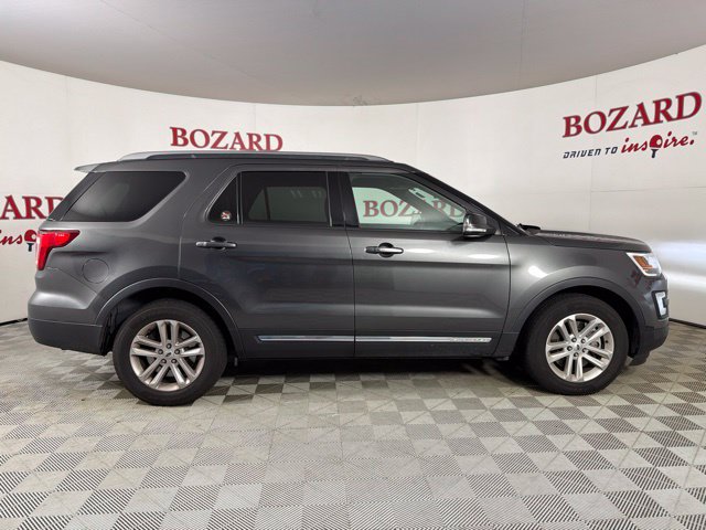 Used 2017 Ford Explorer XLT w/ Equipment Group 202A FWD image 14