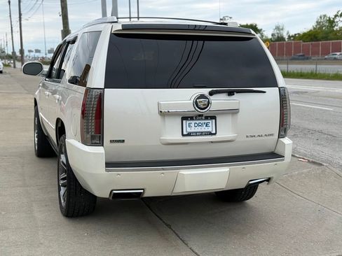 Used 2012 Cadillac Escalade Premium AWD/4WD image 8