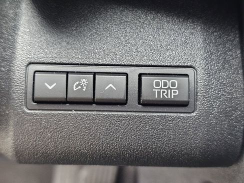 Certified 2025 Subaru Solterra Premium image 31