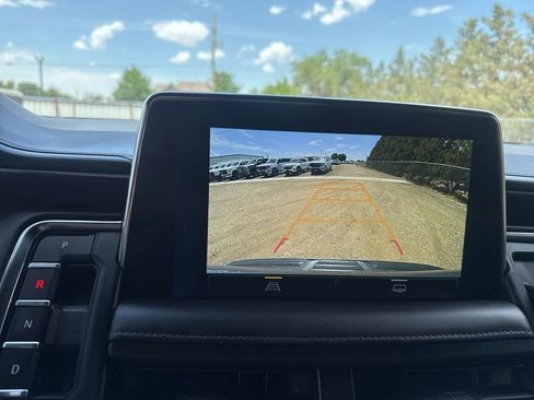 Used 2022 Chevrolet Suburban Z71 AWD/4WD image 19