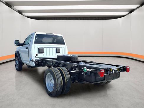 New 2026 RAM 5500 Tradesman w/ Chrome Appearance Group image 2