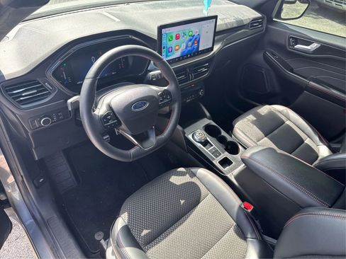 Used 2024 Ford Escape ST-Line w/ Tech Pack #1 FWD image 17