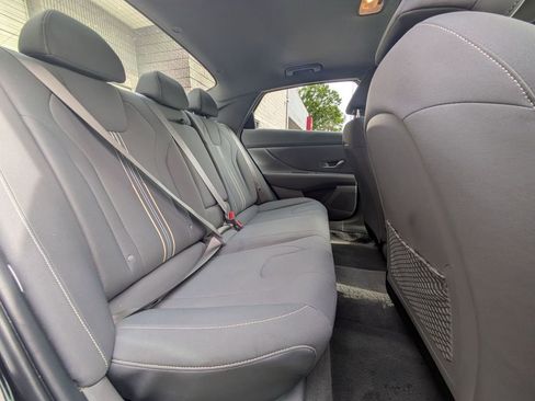 Used 2025 Hyundai Elantra SEL FWD image 29