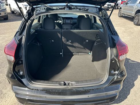 Used 2022 Nissan Kicks S FWD image 14