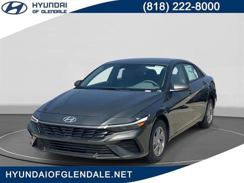 New 2026 Hyundai Elantra SE FWD image 1