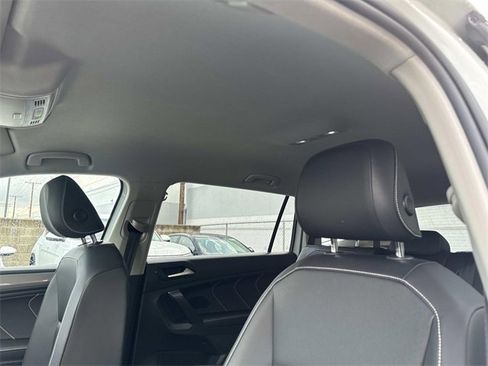 Certified 2022 Volkswagen Tiguan SE image 14