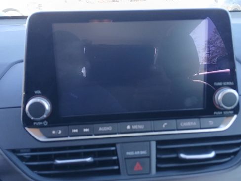 Used 2024 Nissan Altima 2.5 SV image 24