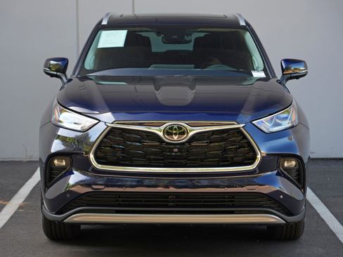 Used 2025 Toyota Highlander Platinum AWD/4WD image 52