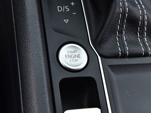 Used 2023 Volkswagen Atlas SE w/ Panoramic Sunroof Package image 17