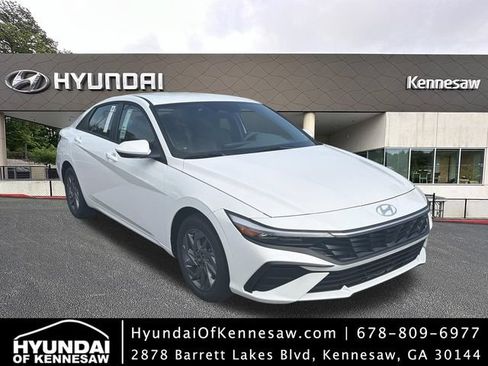 New 2026 Hyundai Elantra Hybrid FWD image 1