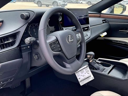 New 2025 Lexus ES 350 image 10