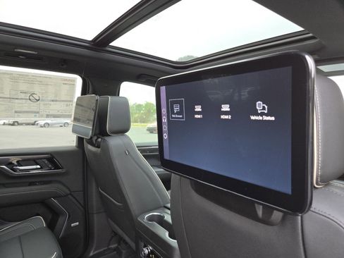 New 2026 GMC Yukon XL Elevation image 18