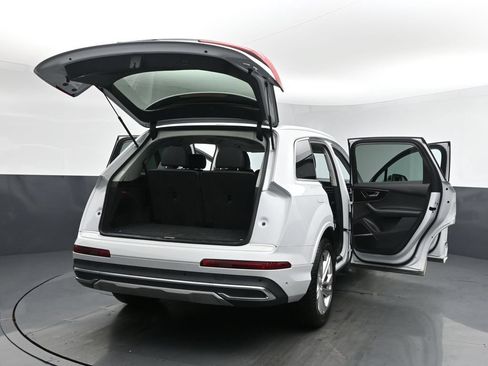Used 2023 Audi Q7 3.0T Premium Plus AWD/4WD image 27